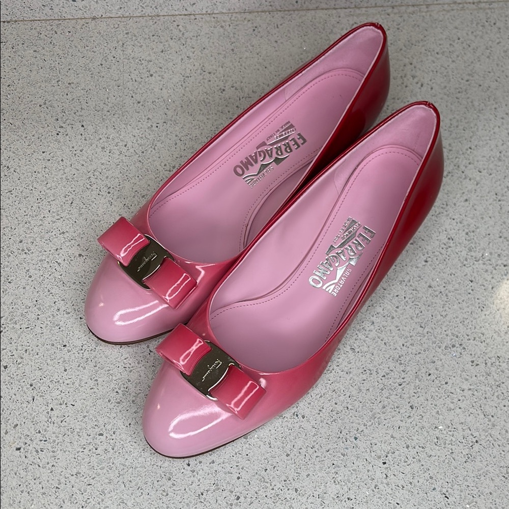 Salvatore Ferragamo Bubble Gum Pink Vara Degr 2.0cm Bow Patent Leather NWT